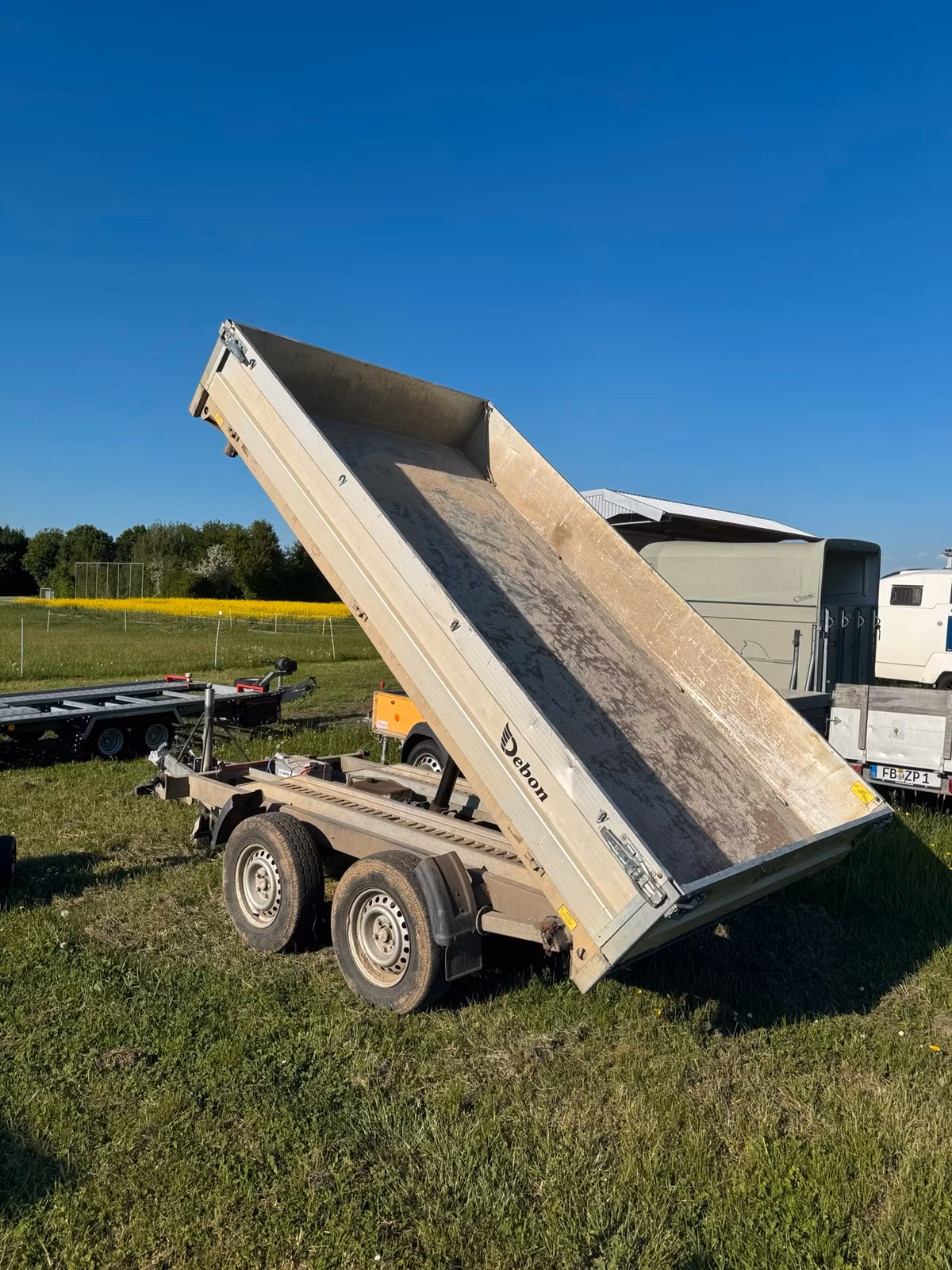 3 Seitenkipper 3500Kg Tandem Zweiachser