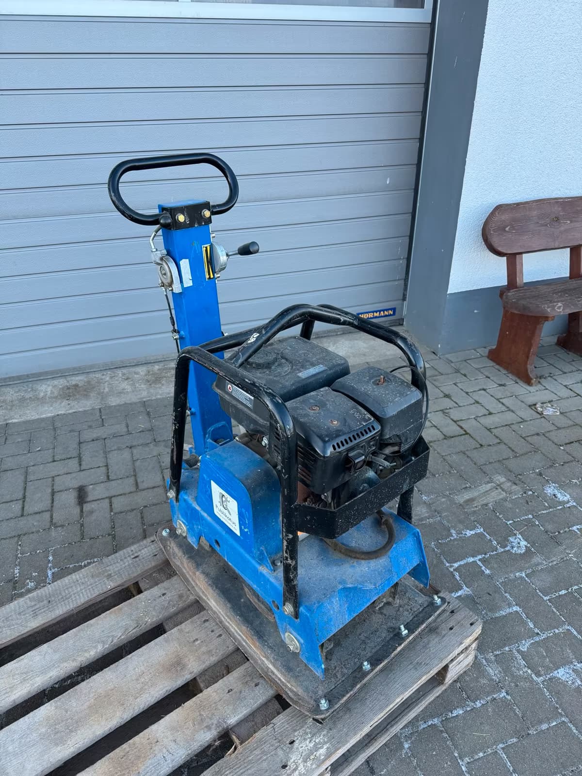 Rüttelplatte 161 kg Scheppach HP3000S